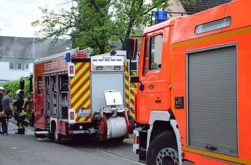 Feuer Koeln Dellbrueck Hochwinkel P57.jpg